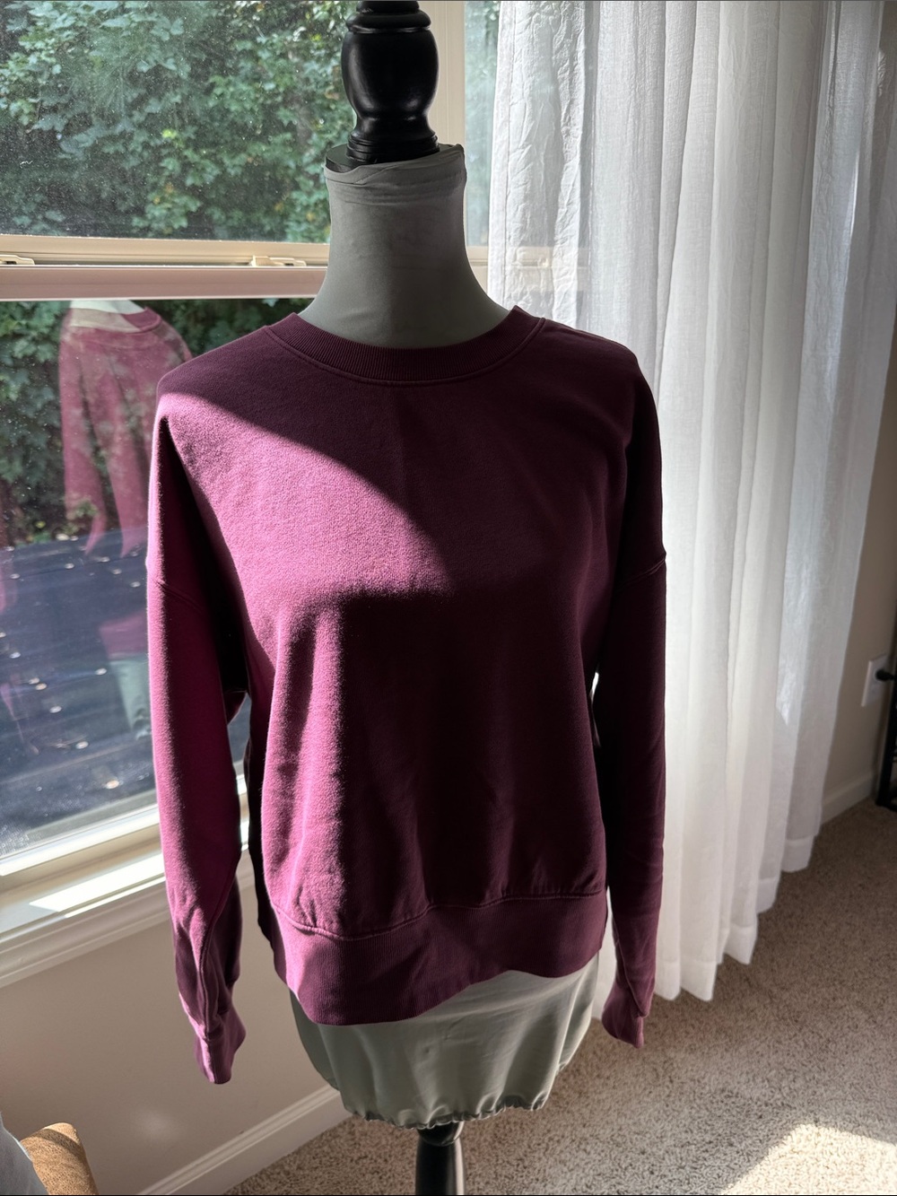 Old Navy Women's Crewneck Sweatshirt - Plum